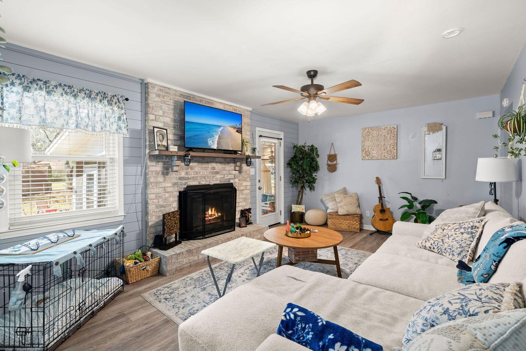 Image 15 of property listing at 179 Middleton Drive, Goose Creek, SC 29445