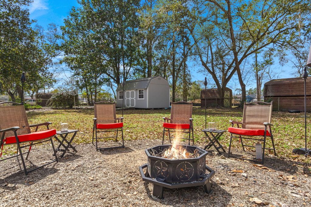 Image 2 of property listing at 179 Middleton Drive, Goose Creek, SC 29445