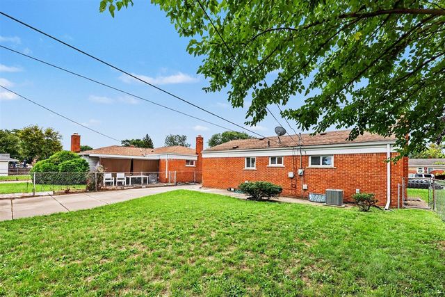 16741 Bell Avenue, Eastpointe, MI 48021