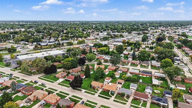 16741 Bell Avenue, Eastpointe, MI 48021