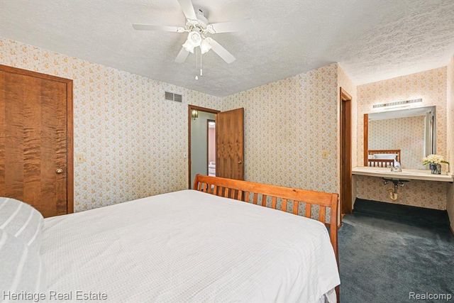 2986 Cumberland Road, Berkley, MI 48072