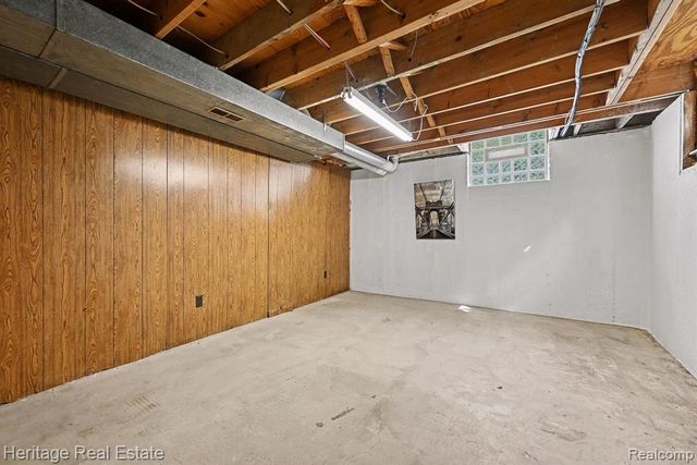 2986 Cumberland Road, Berkley, MI 48072