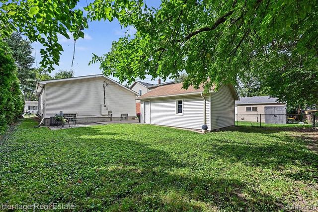 2986 Cumberland Road, Berkley, MI 48072