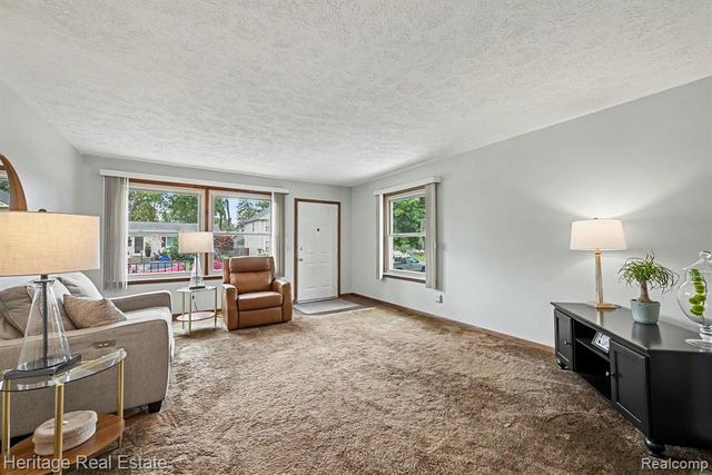 2986 Cumberland Road, Berkley, MI 48072