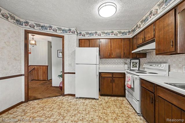 2986 Cumberland Road, Berkley, MI 48072