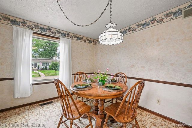 2986 Cumberland Road, Berkley, MI 48072
