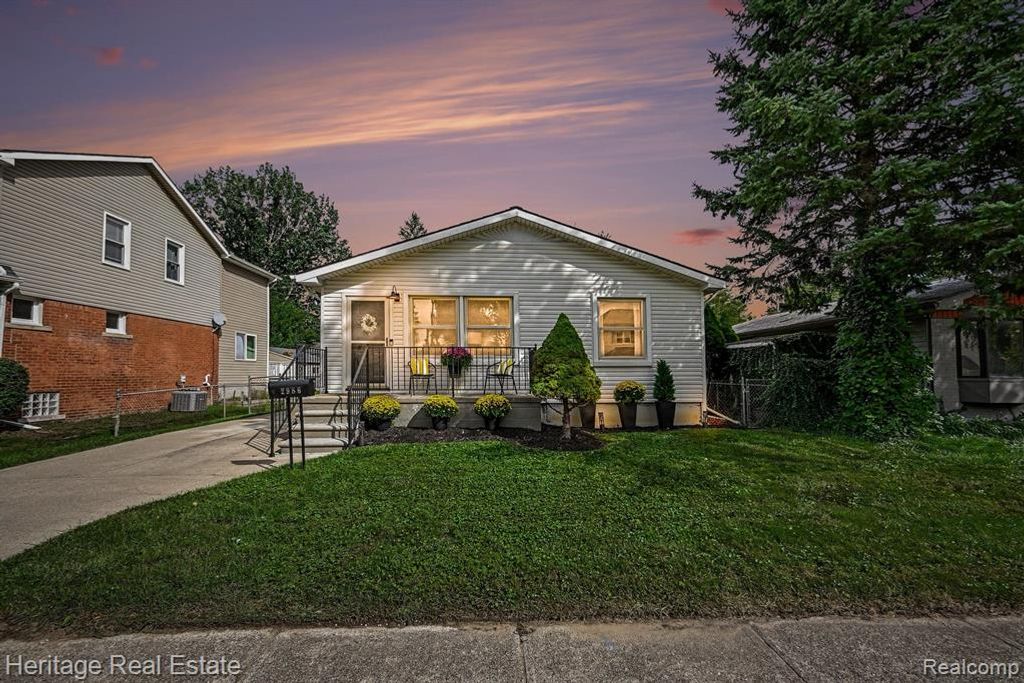 2986 Cumberland Road, Berkley, MI 48072