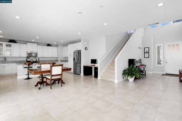1156 Palm Ave, Martinez, CA 94553