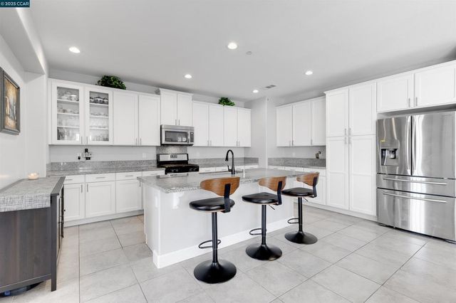 1156 Palm Ave, Martinez, CA 94553