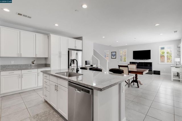 1156 Palm Ave, Martinez, CA 94553