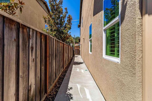 1156 Palm Ave, Martinez, CA 94553