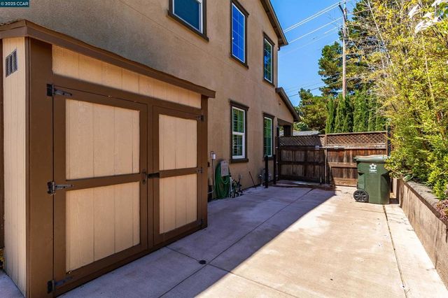 1156 Palm Ave, Martinez, CA 94553