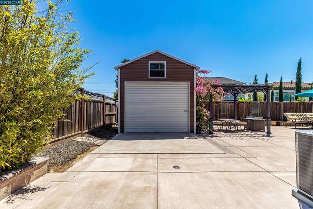 1156 Palm Ave, Martinez, CA 94553