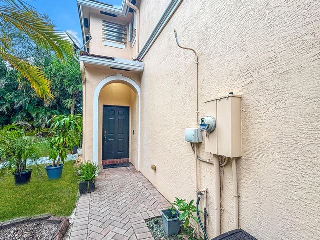 4528 Thornwood Circle, West Palm Beach, FL 33418