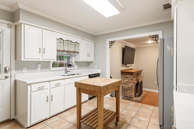 350 Mckinley St, Houma, LA 70364