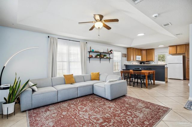 906 Calhoun Ave, Pensacola, FL 32526