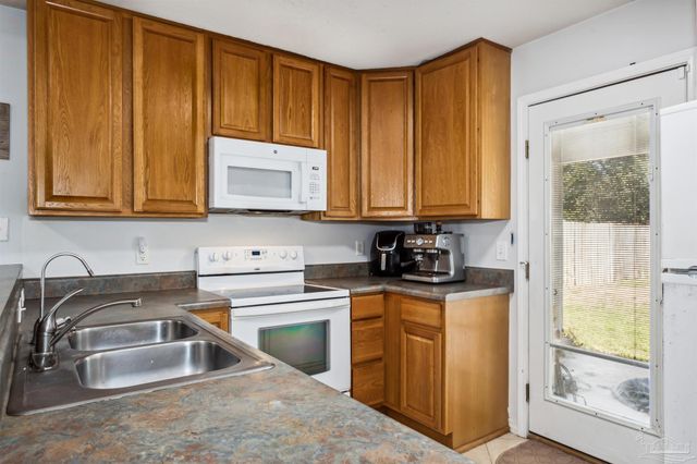 906 Calhoun Ave, Pensacola, FL 32526