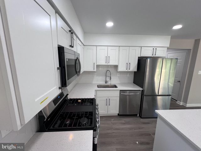 12200 CLEAR CREEK DR, Fort Washington, MD 20744