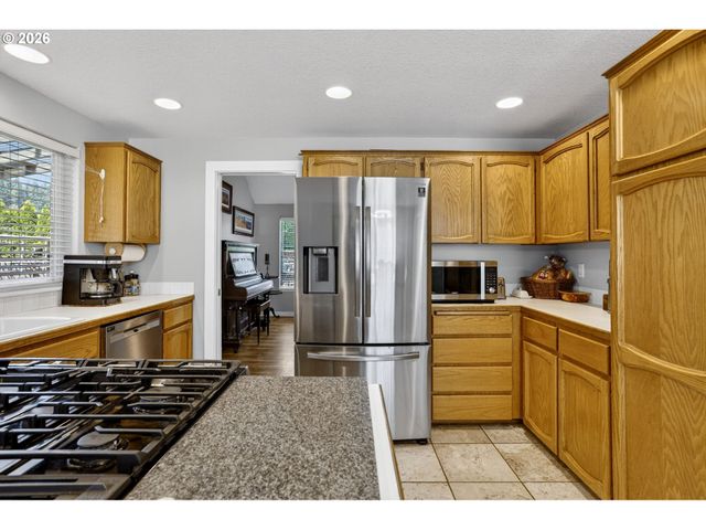 12276 Se MOUNTAIN SUN Dr, Clackamas, OR 97015