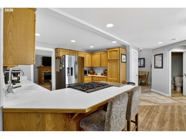 12276 Se MOUNTAIN SUN Dr, Clackamas, OR 97015