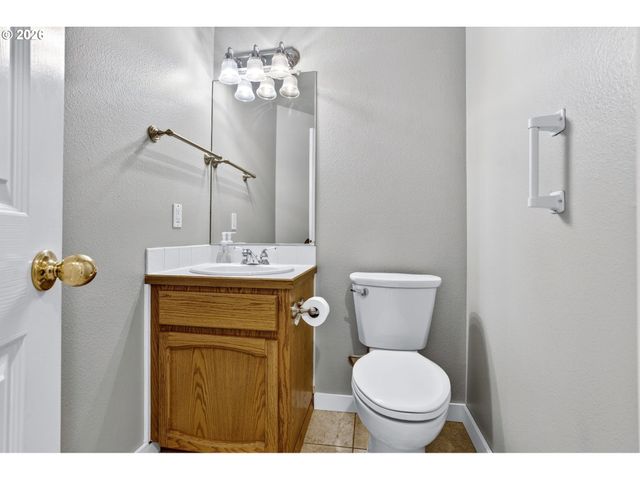 12276 Se MOUNTAIN SUN Dr, Clackamas, OR 97015