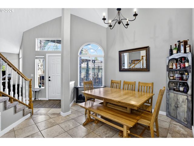 12276 Se MOUNTAIN SUN Dr, Clackamas, OR 97015