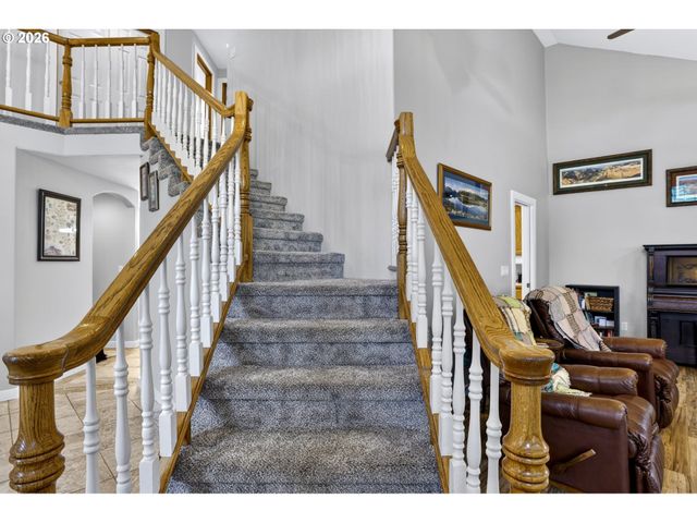 12276 Se MOUNTAIN SUN Dr, Clackamas, OR 97015