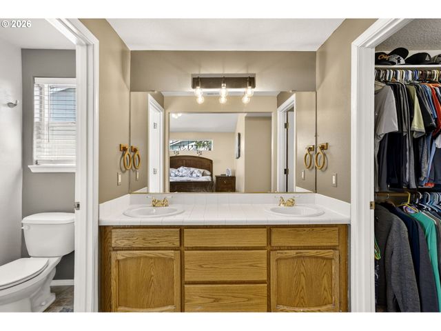 12276 Se MOUNTAIN SUN Dr, Clackamas, OR 97015