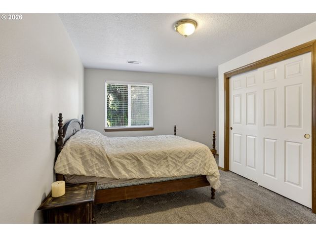 12276 Se MOUNTAIN SUN Dr, Clackamas, OR 97015