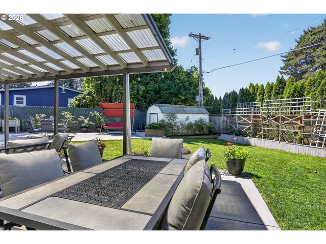 12276 Se MOUNTAIN SUN Dr, Clackamas, OR 97015