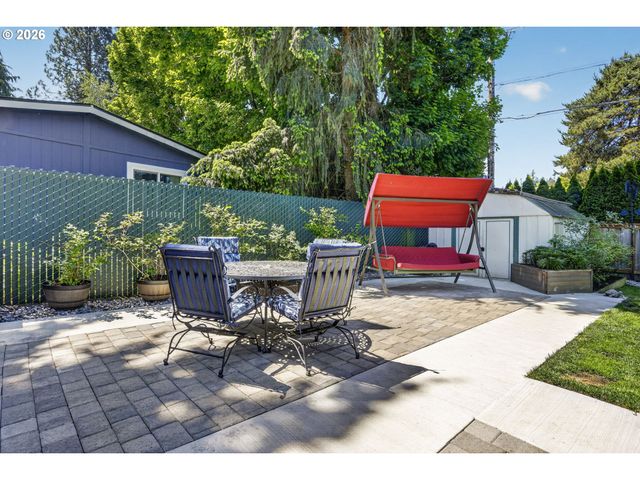 12276 Se MOUNTAIN SUN Dr, Clackamas, OR 97015