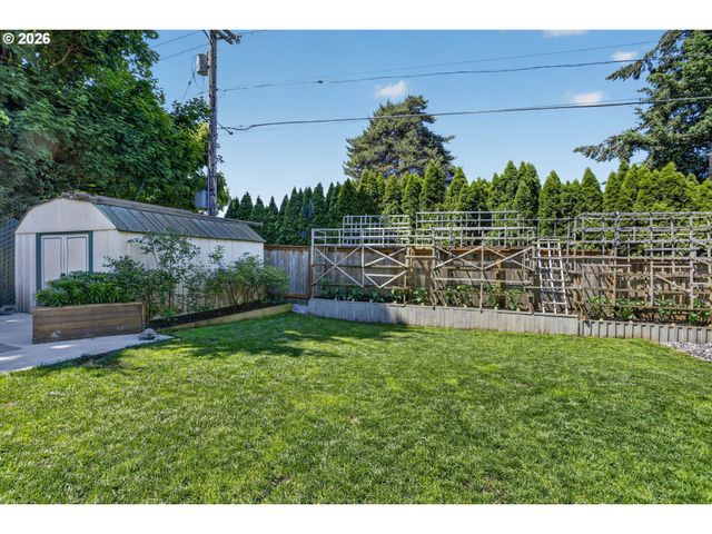 12276 Se MOUNTAIN SUN Dr, Clackamas, OR 97015