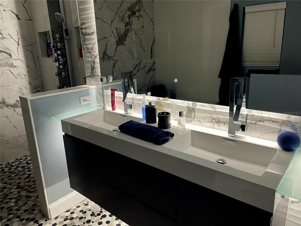 Image 27 of property listing at 11015 TAEDA DRIVE, Orlando, FL 32832