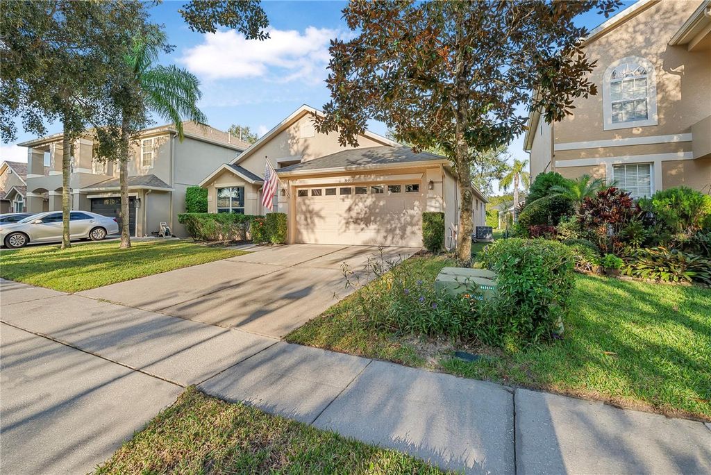 Image 4 of property listing at 11015 TAEDA DRIVE, Orlando, FL 32832