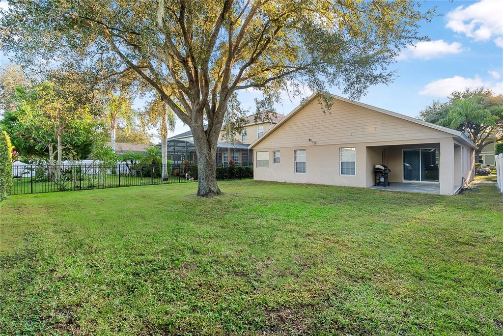 Image 34 of property listing at 11015 TAEDA DRIVE, Orlando, FL 32832