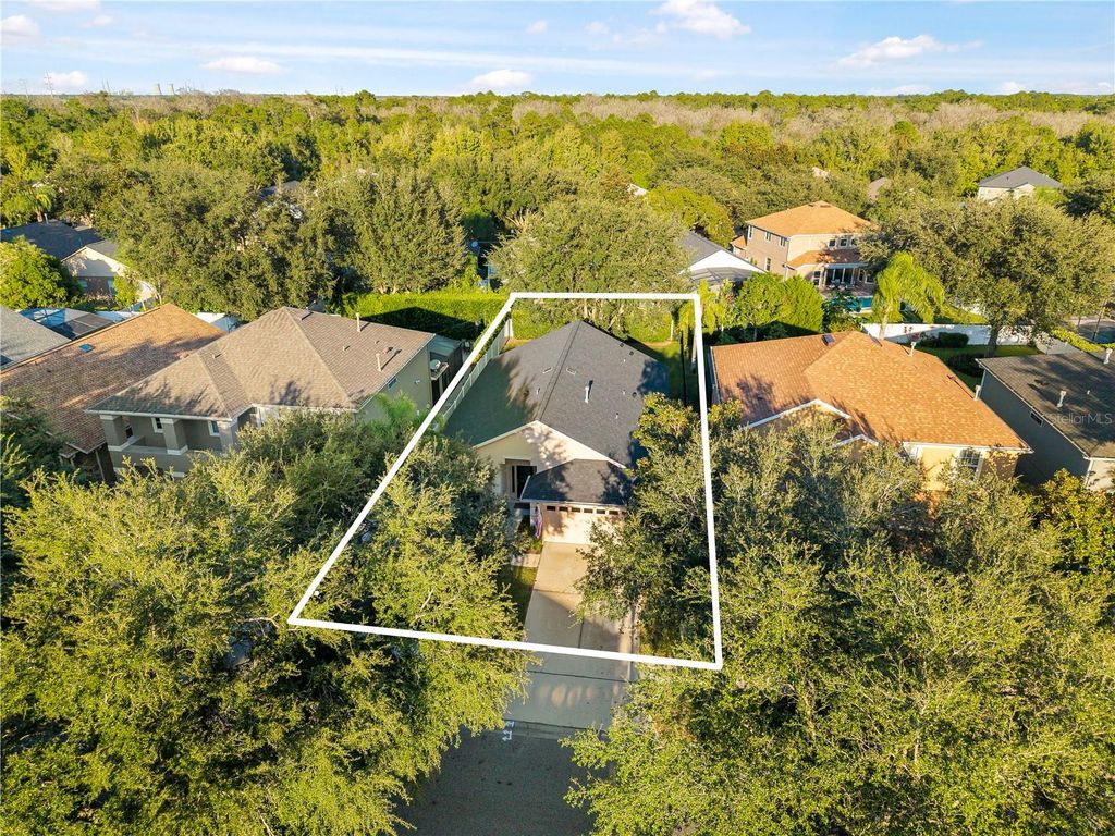 Image 36 of property listing at 11015 TAEDA DRIVE, Orlando, FL 32832