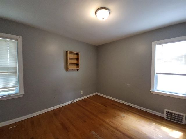 20237 Kingsville Street, Harper Woods, MI 48225