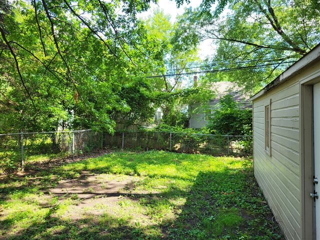 20237 Kingsville Street, Harper Woods, MI 48225
