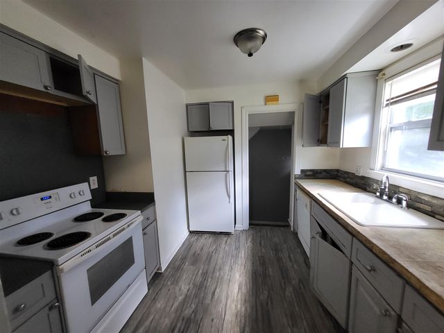20237 Kingsville Street, Harper Woods, MI 48225