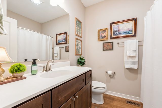 1194 S Radley Street, West Des Moines, IA 50266