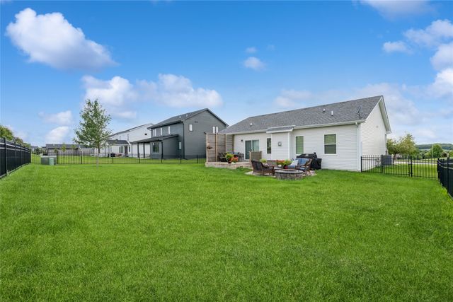 1194 S Radley Street, West Des Moines, IA 50266