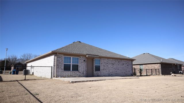 630 Lakefront Drive, Krebs, OK 74501