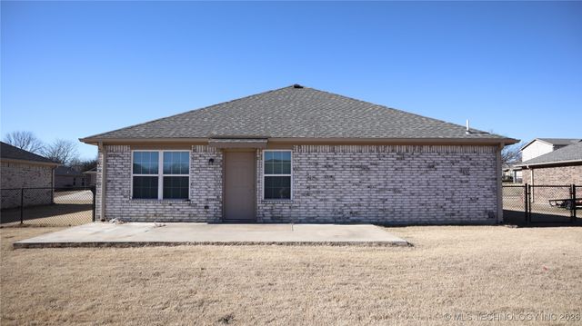 630 Lakefront Drive, Krebs, OK 74501