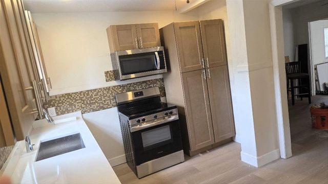 1761 28TH AVENUE N, St Petersburg, FL 33713