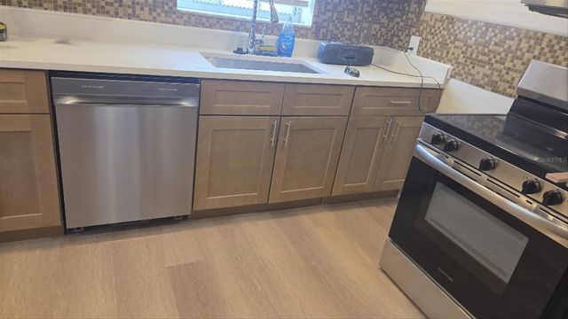 1761 28TH AVENUE N, St Petersburg, FL 33713
