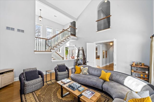 697 Bluff Road, Lake Bluff, IL 60044