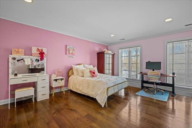 697 Bluff Road, Lake Bluff, IL 60044