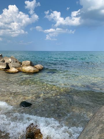 697 Bluff Road, Lake Bluff, IL 60044