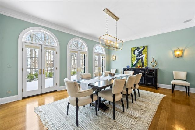 697 Bluff Road, Lake Bluff, IL 60044