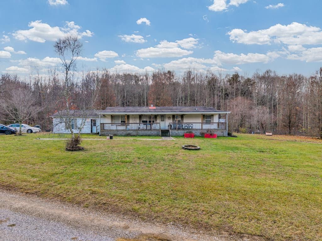 170 Perrigan Ln, Sparta, TN 38583